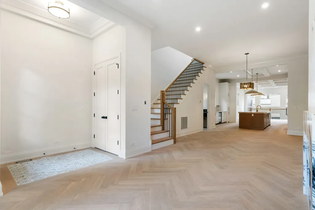 1442 West Fletcher Street Chicago IL 60657