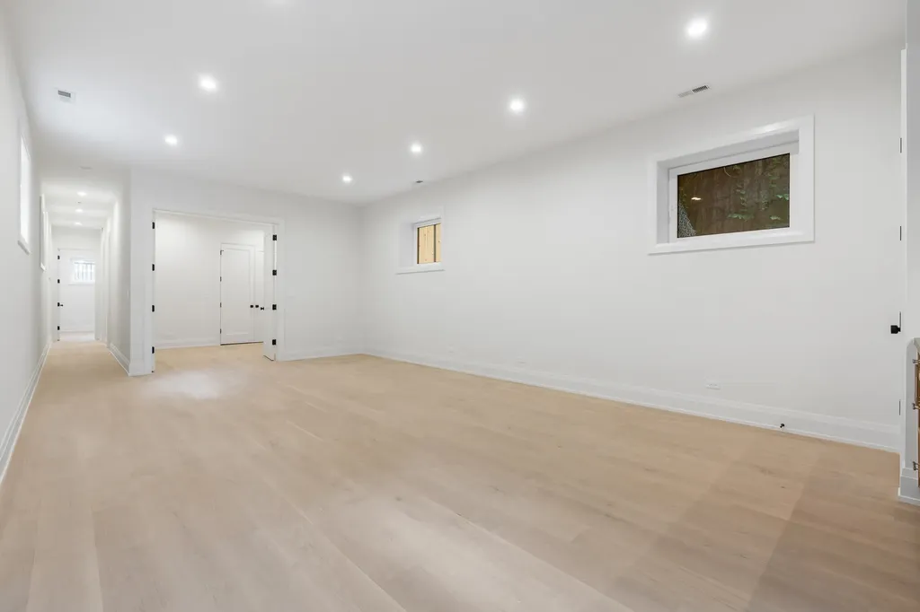 1442 West Fletcher Street Chicago IL 60657