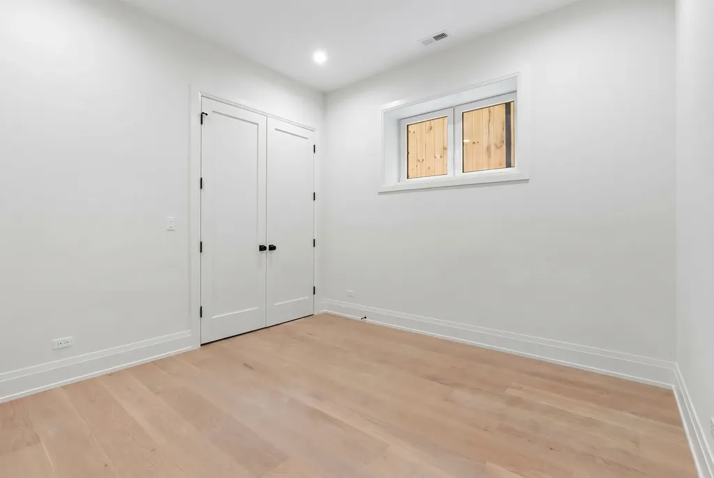 1442 West Fletcher Street Chicago IL 60657