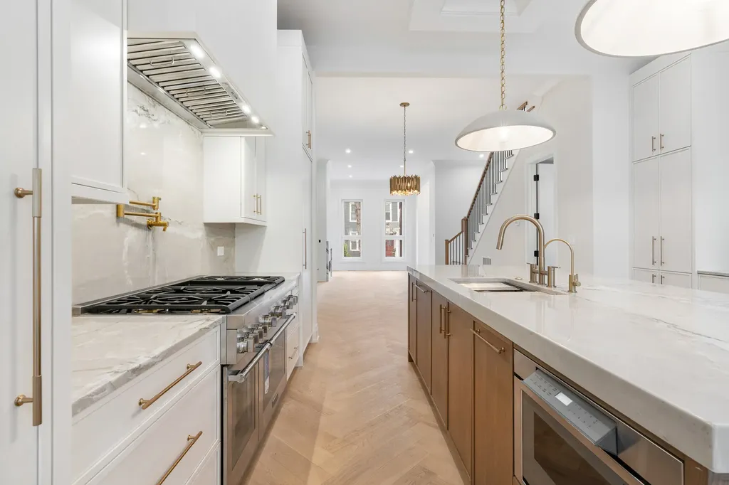 1442 West Fletcher Street Chicago IL 60657