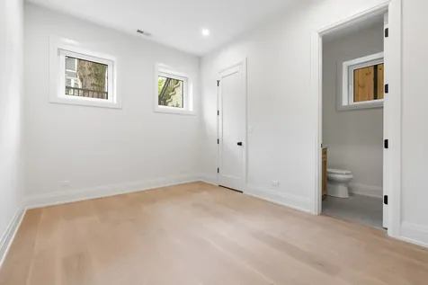 1442 West Fletcher Street Chicago IL 60657