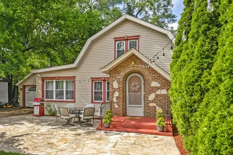 1078 Greenview Avenue Des Plaines IL 60016