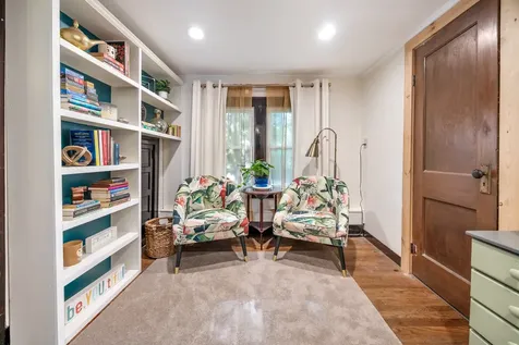 1078 Greenview Avenue Des Plaines IL 60016