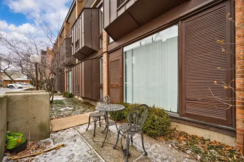 235 West Eugenie Street Chicago IL 60614