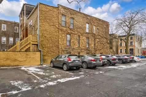 235 West Eugenie Street Chicago IL 60614