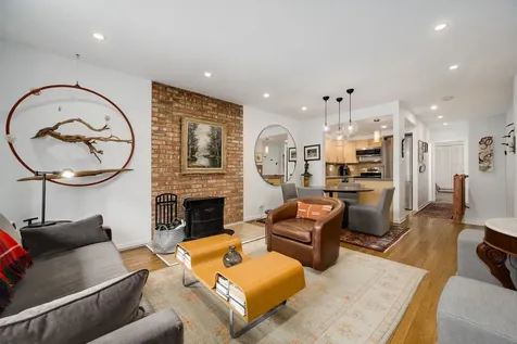 235 West Eugenie Street Chicago IL 60614
