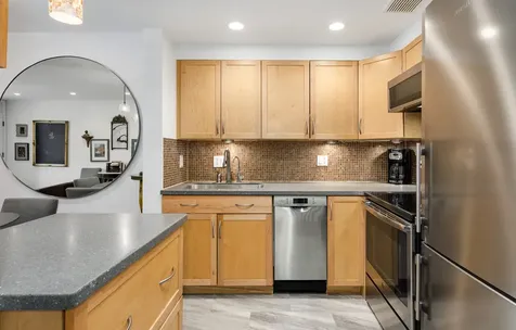 235 West Eugenie Street Chicago IL 60614