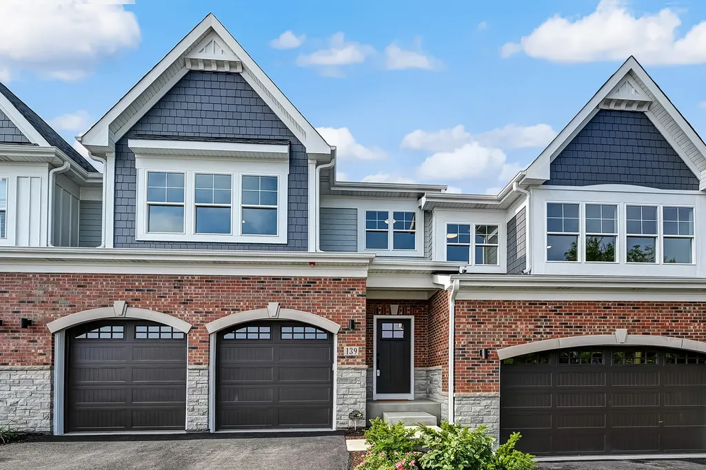 139 Harding Court Glen Ellyn IL 60137