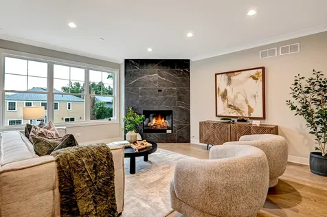 139 Harding Court Glen Ellyn IL 60137