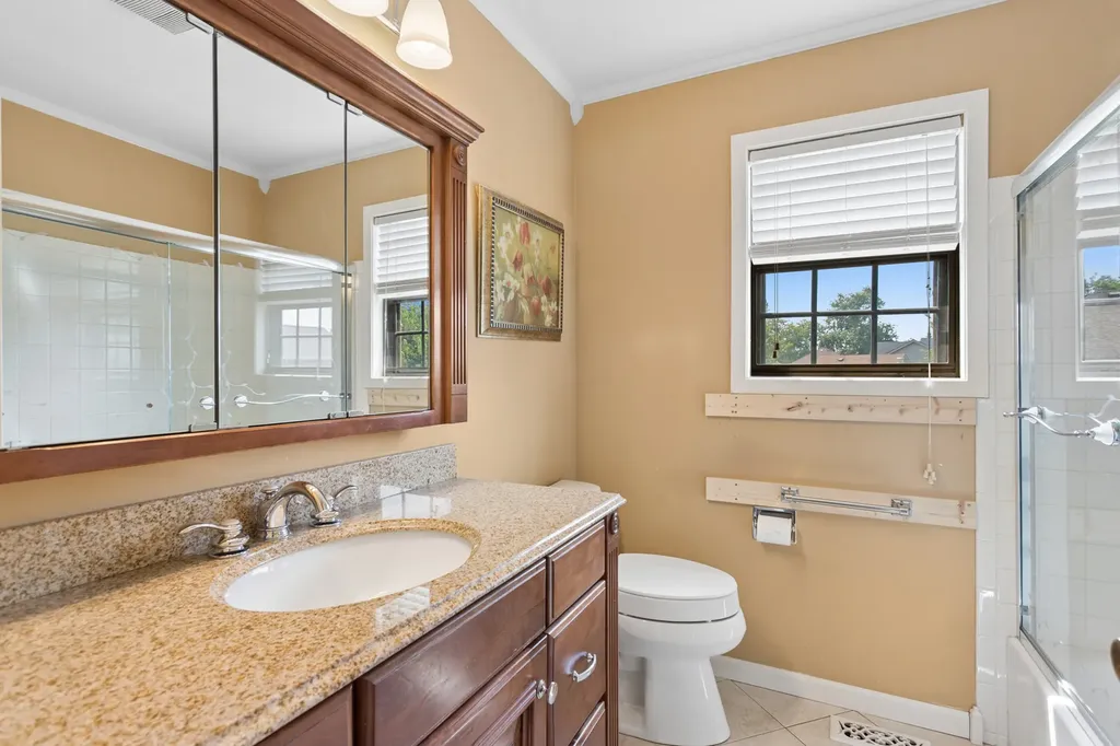 213 Campbell Drive Bolingbrook IL 60440