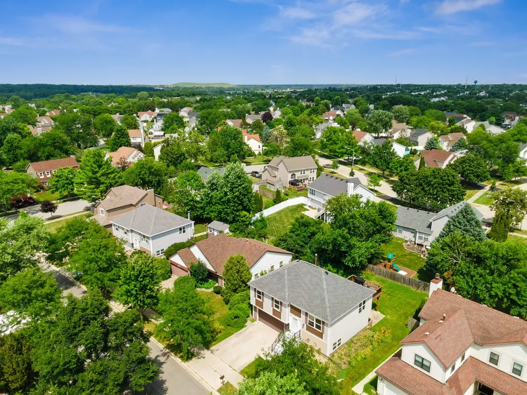 213 Campbell Drive Bolingbrook IL 60440