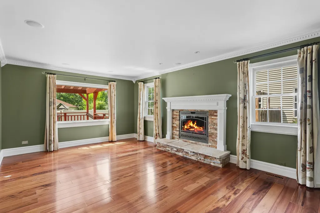 213 Campbell Drive Bolingbrook IL 60440