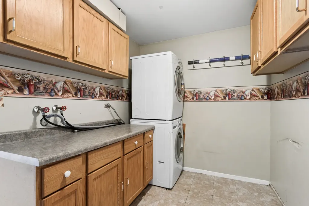 213 Campbell Drive Bolingbrook IL 60440