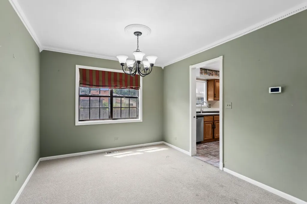 213 Campbell Drive Bolingbrook IL 60440