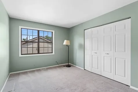 213 Campbell Drive Bolingbrook IL 60440