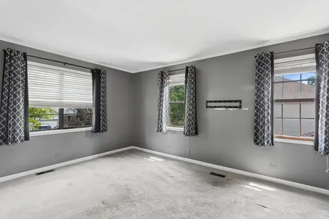 213 Campbell Drive Bolingbrook IL 60440