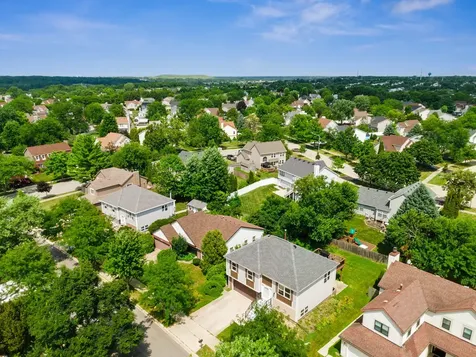 213 Campbell Drive Bolingbrook IL 60440