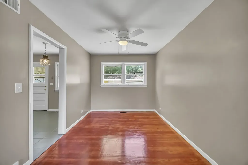10 North Adams Drive Addison IL 60101