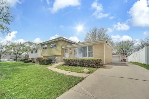 10 North Adams Drive Addison IL 60101