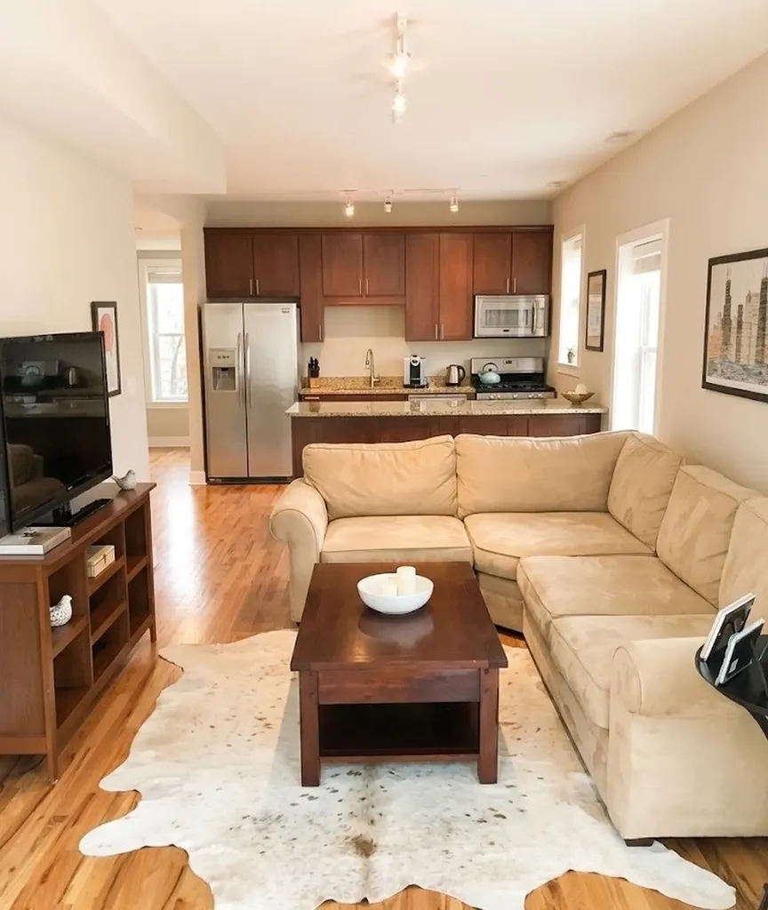 4753 North Beacon Street Chicago IL 60640