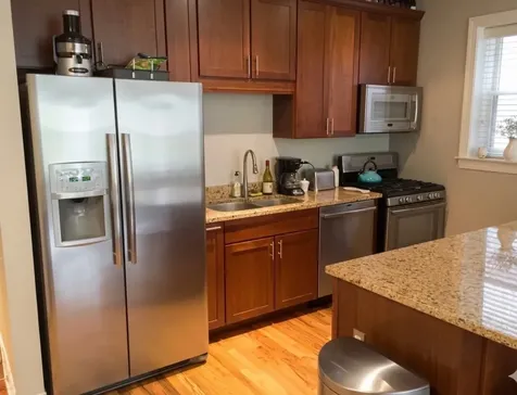4753 North Beacon Street Chicago IL 60640