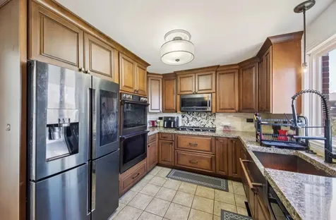19328 Woodfield Court Tinley Park IL 60487