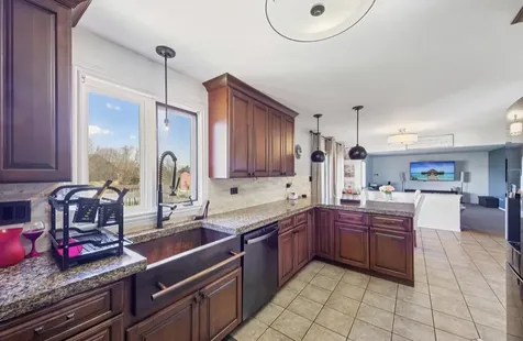 19328 Woodfield Court Tinley Park IL 60487