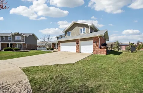 19328 Woodfield Court Tinley Park IL 60487
