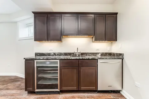116 West Chestnut Street Chicago IL 60610