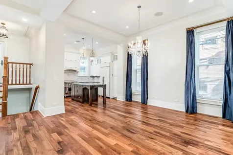 116 West Chestnut Street Chicago IL 60610