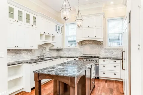 116 West Chestnut Street Chicago IL 60610