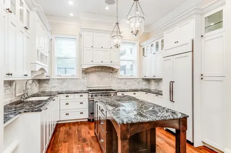 116 West Chestnut Street Chicago IL 60610