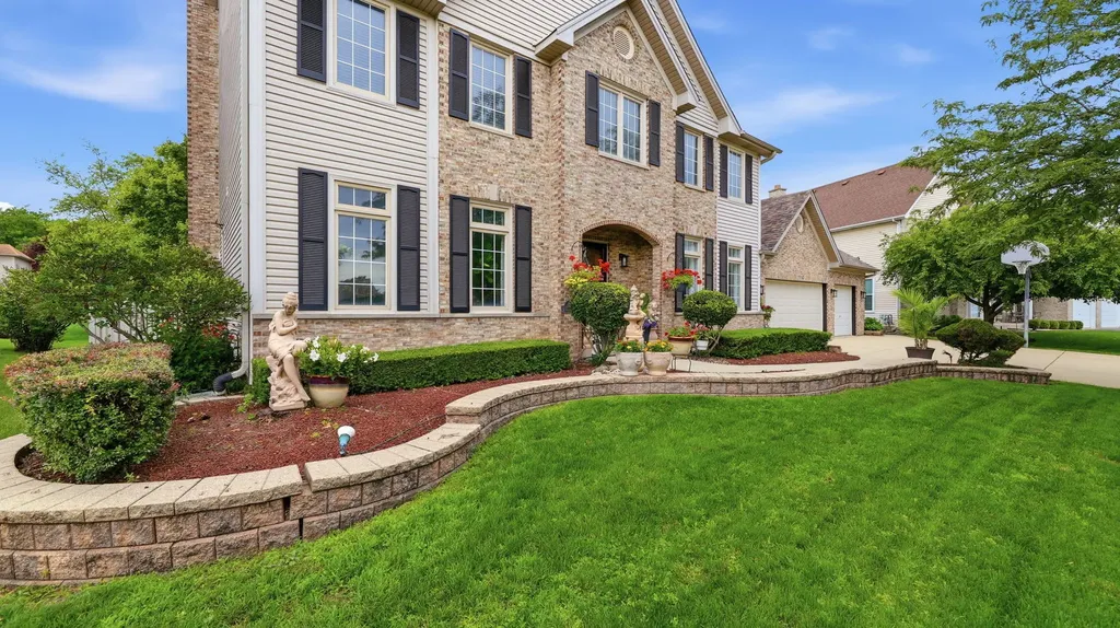 1116 Adler Street Carol Stream IL 60188