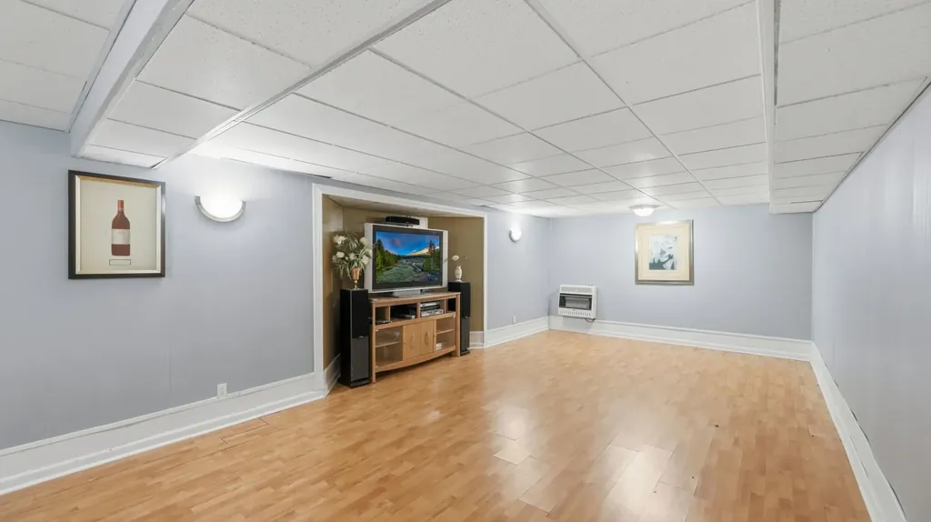 1116 Adler Street Carol Stream IL 60188