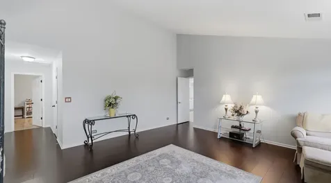 1116 Adler Street Carol Stream IL 60188