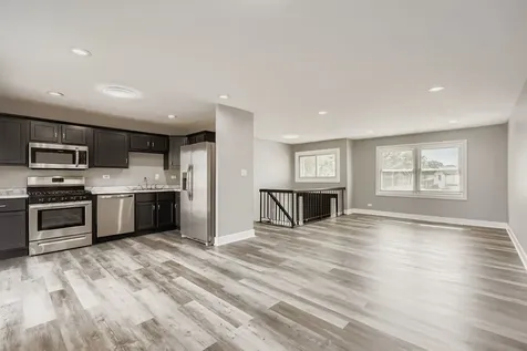 5611 Allemong Drive Matteson IL 60443