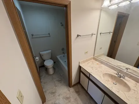 267 Yorkshire Court Gurnee IL 60031