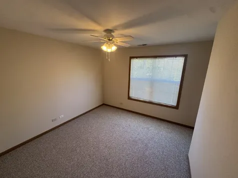 267 Yorkshire Court Gurnee IL 60031