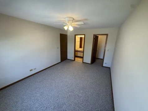 267 Yorkshire Court Gurnee IL 60031