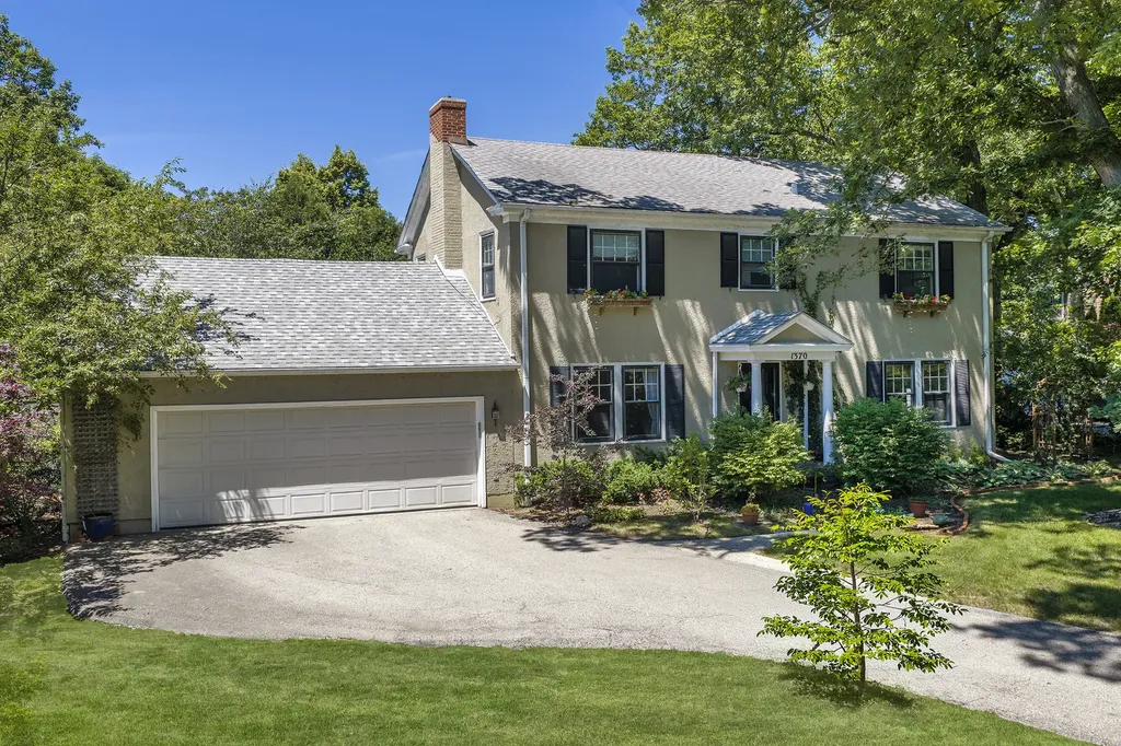 1370 Forest Avenue Highland Park IL 60035