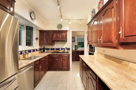 1370 Forest Avenue Highland Park IL 60035