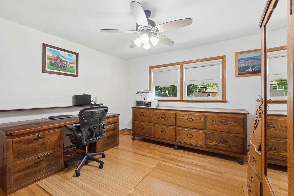 7933 Glen Lane Darien IL 60561