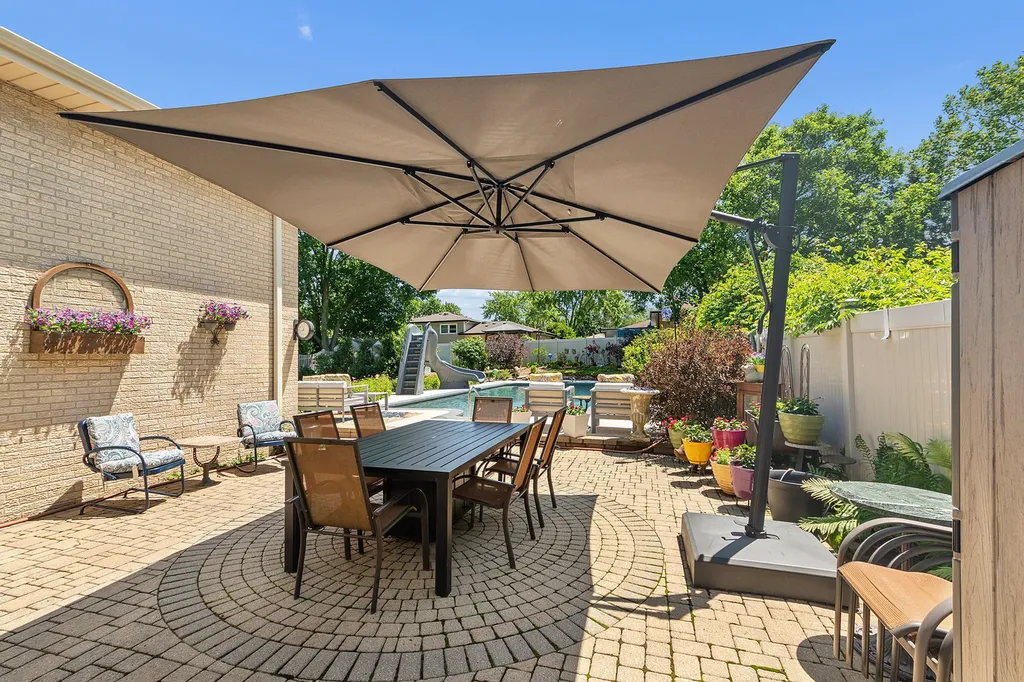 7933 Glen Lane Darien IL 60561