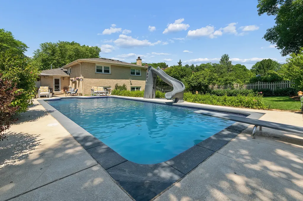 7933 Glen Lane Darien IL 60561