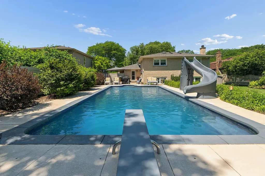 7933 Glen Lane Darien IL 60561