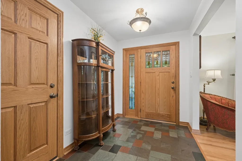 7933 Glen Lane Darien IL 60561