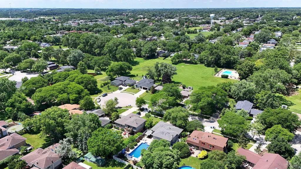 7933 Glen Lane Darien IL 60561