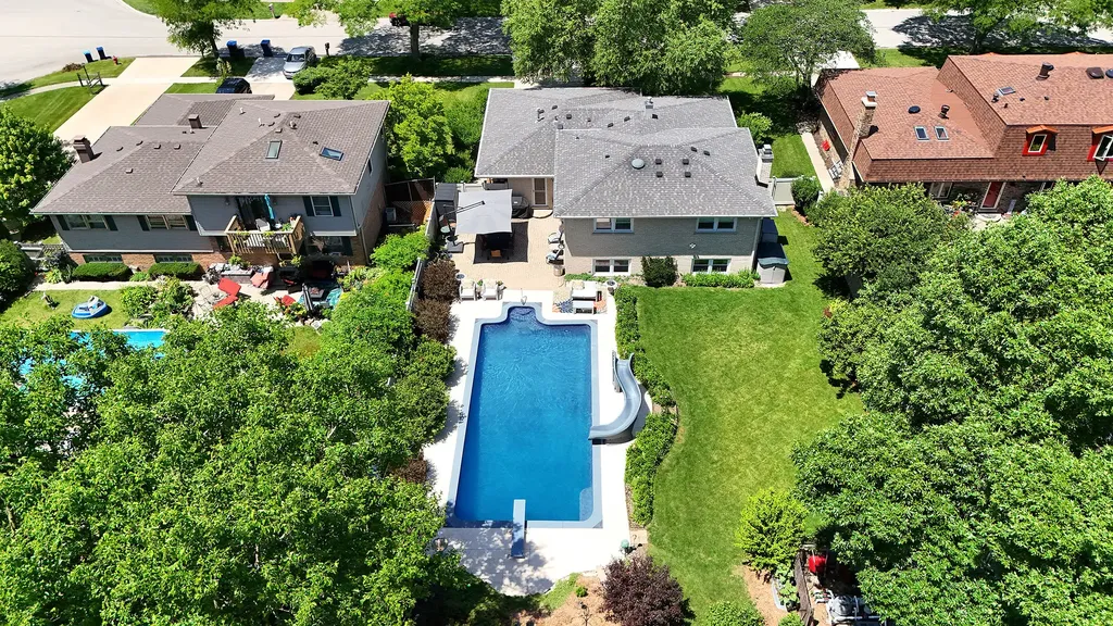 7933 Glen Lane Darien IL 60561