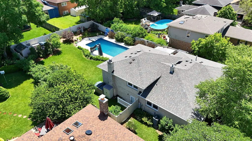 7933 Glen Lane Darien IL 60561