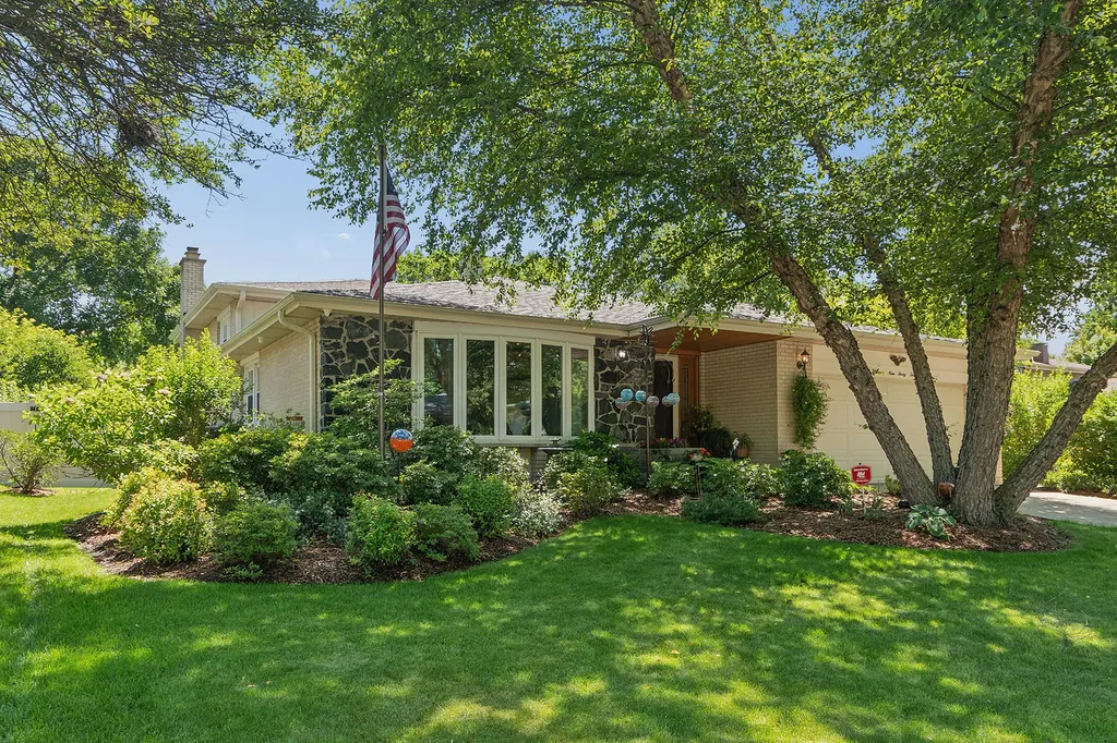 7933 Glen Lane Darien IL 60561